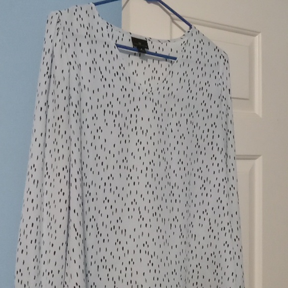 Ladies blouse - Picture 2 of 2